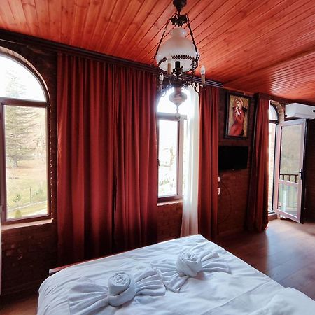 Chateau Chikovani Hotel Gordi Ngoại thất bức ảnh