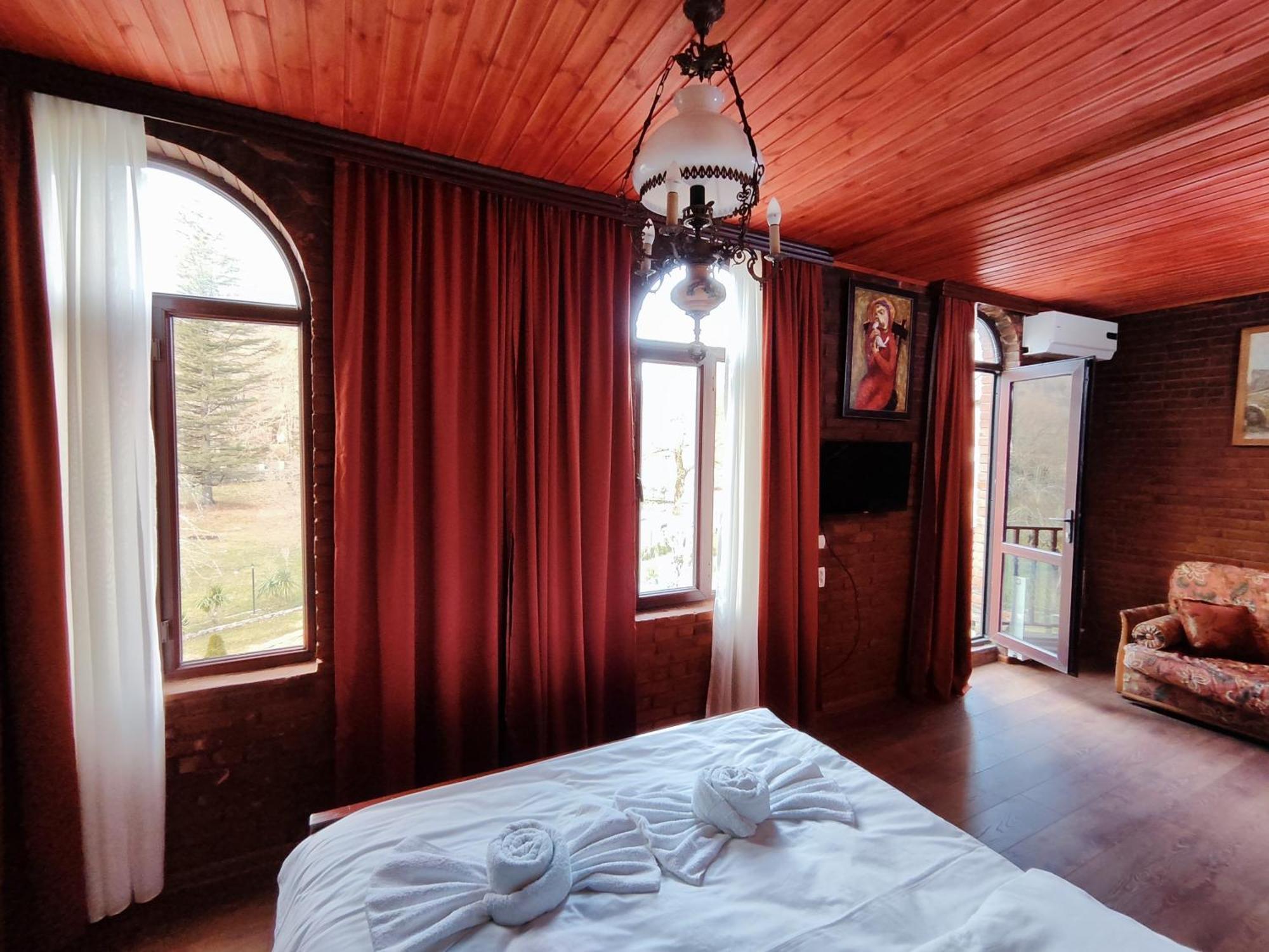 Chateau Chikovani Hotel Gordi Ngoại thất bức ảnh