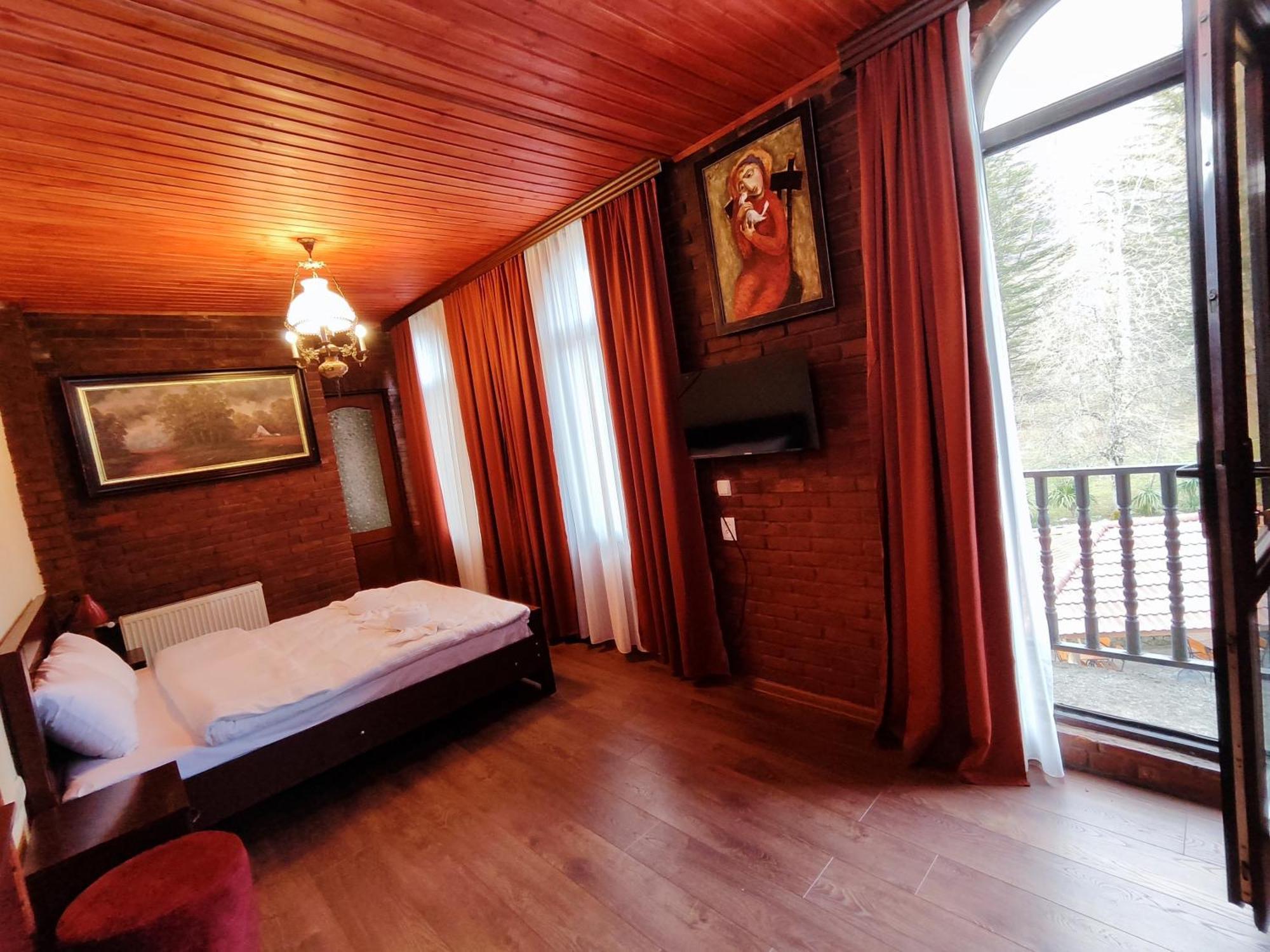 Chateau Chikovani Hotel Gordi Ngoại thất bức ảnh