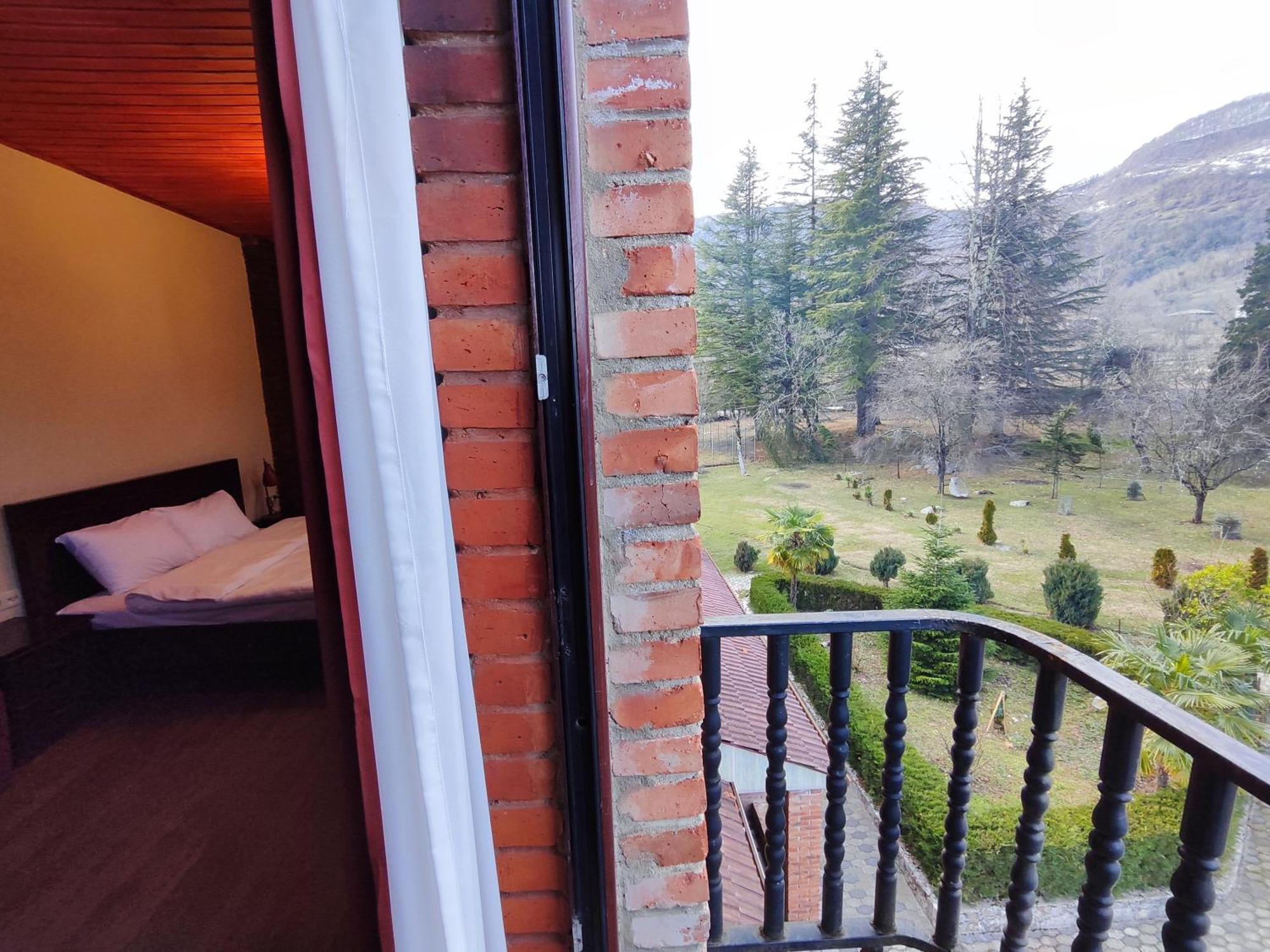 Chateau Chikovani Hotel Gordi Ngoại thất bức ảnh