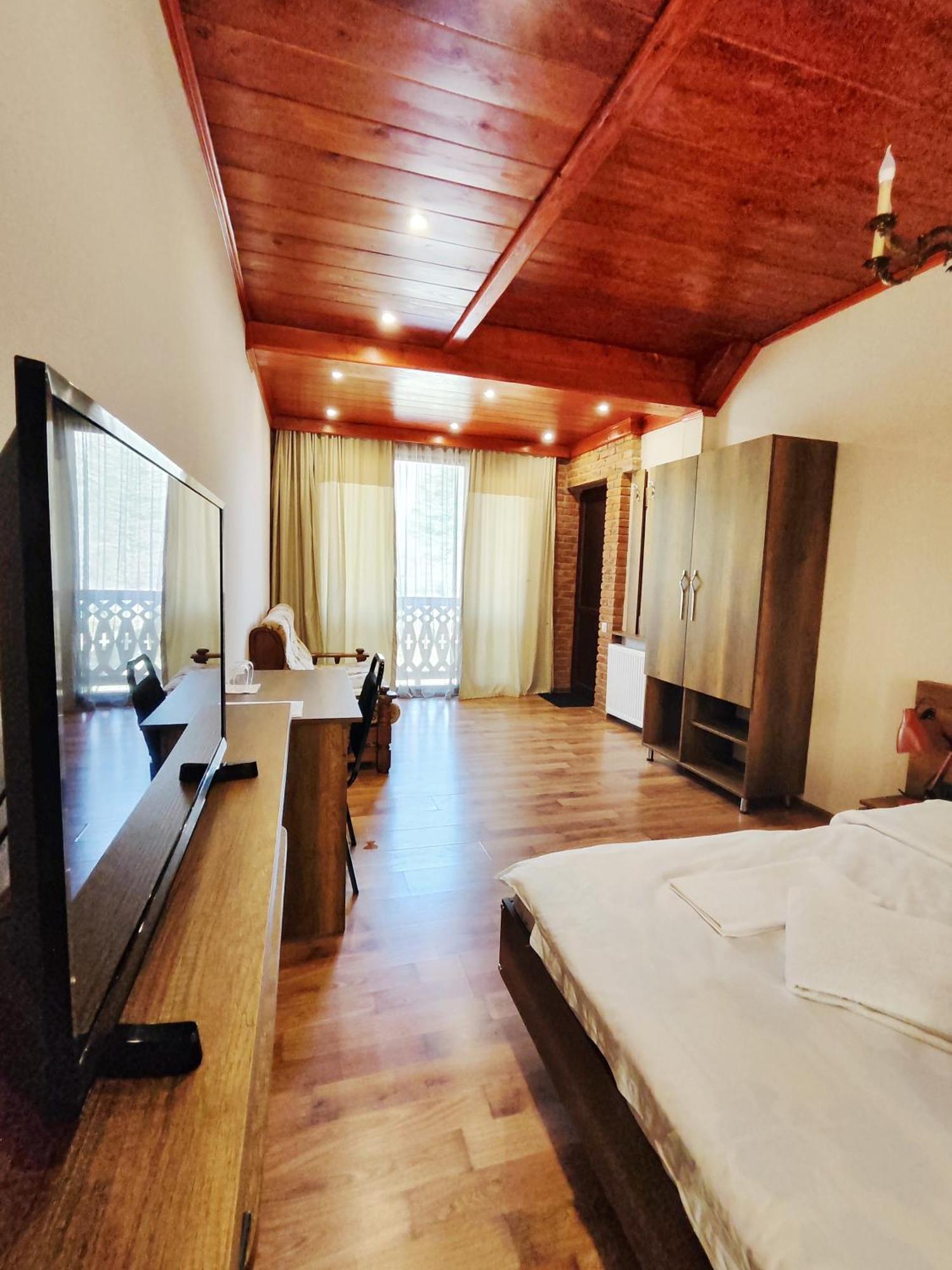 Chateau Chikovani Hotel Gordi Ngoại thất bức ảnh