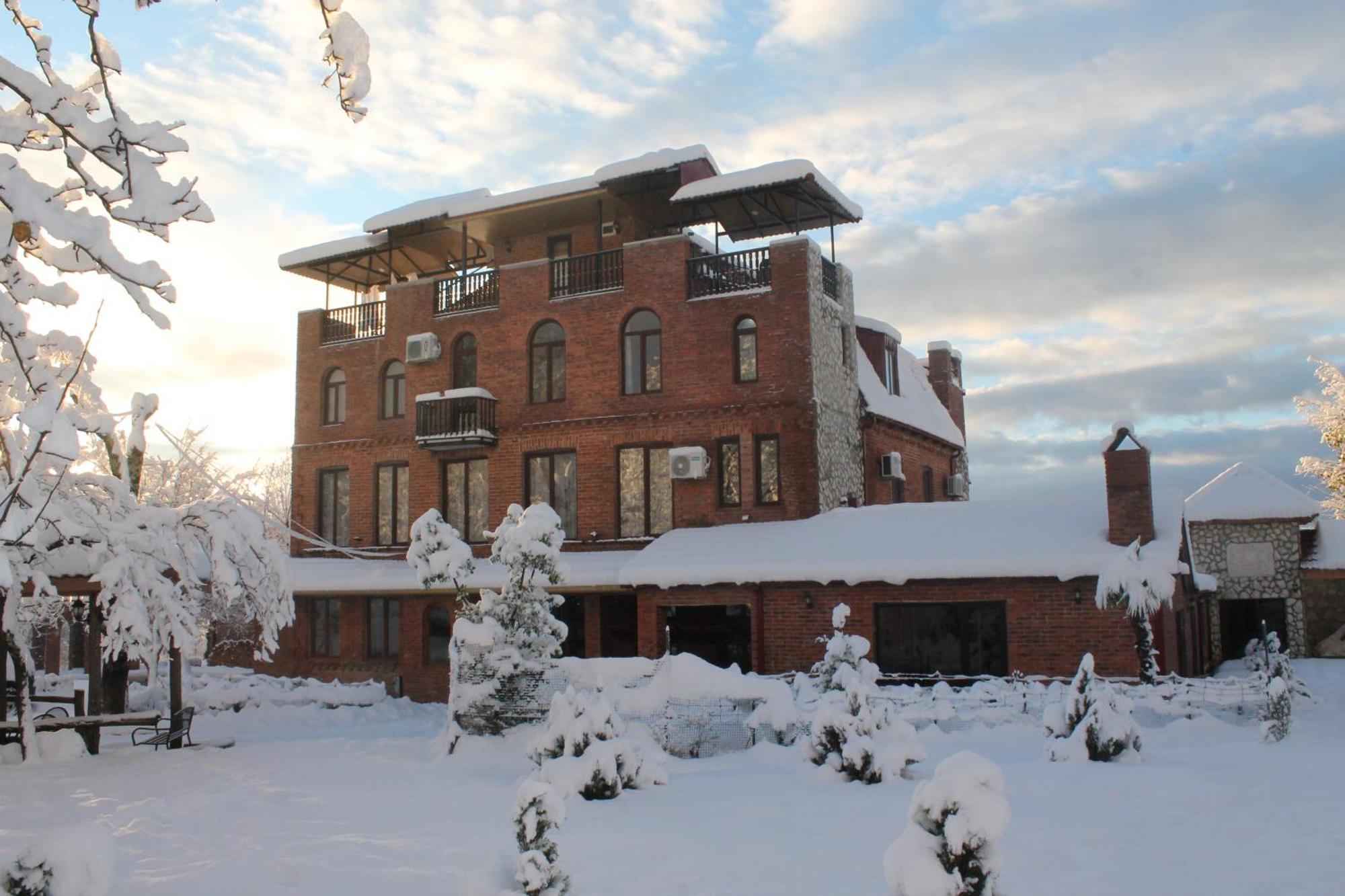 Chateau Chikovani Hotel Gordi Ngoại thất bức ảnh